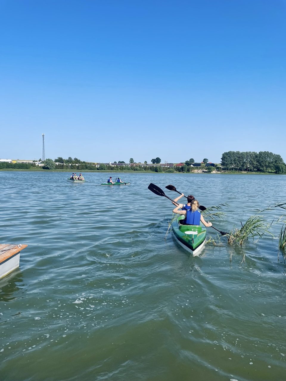 Kajaki na jeziorze